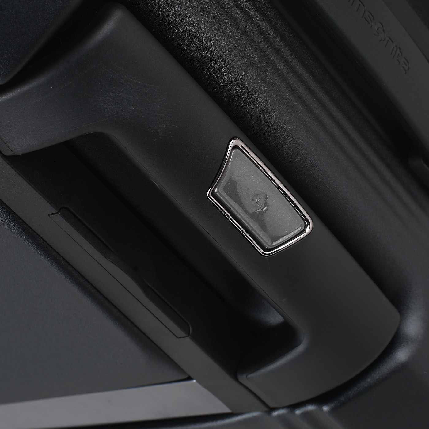 Чемодан Samsonite Nuon