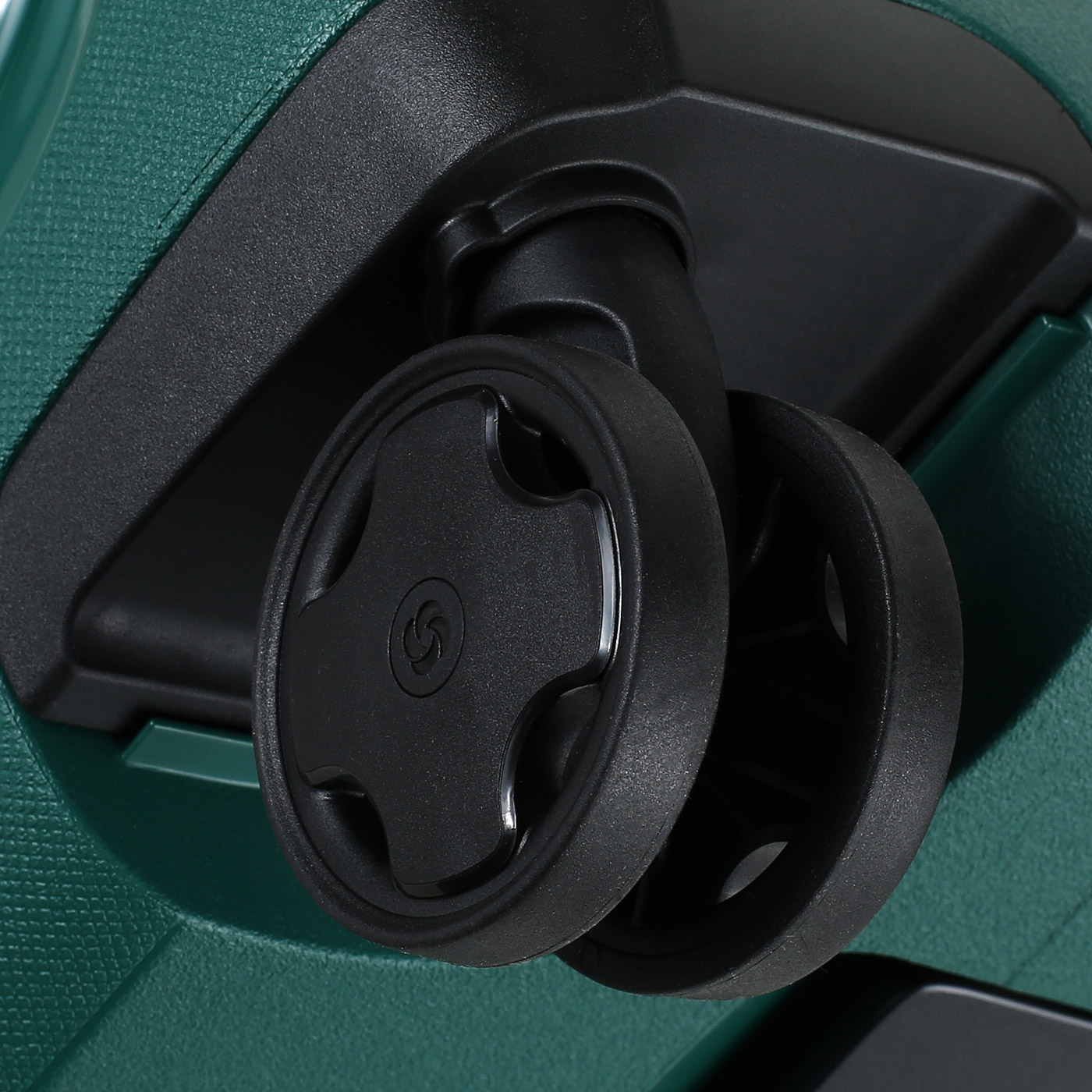 Чемодан на колесах Samsonite Essens