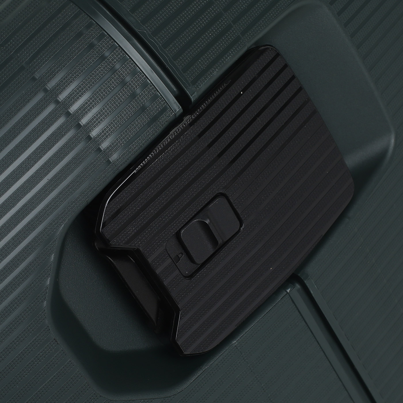 Чемодан большой L из полипропилена с кодовым замком Samsonite Magnum ECO