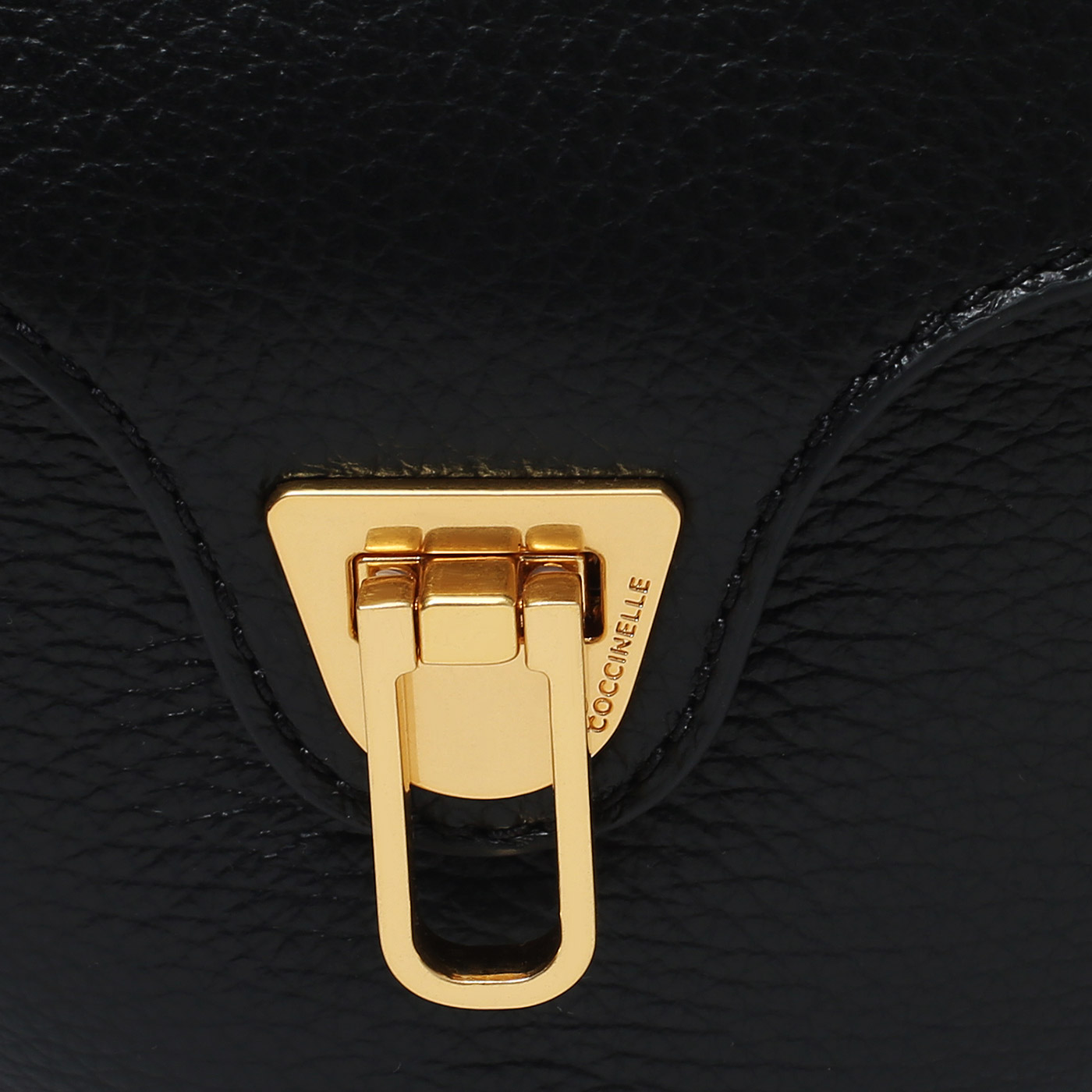 Сумка через плечо Coccinelle Beat Soft