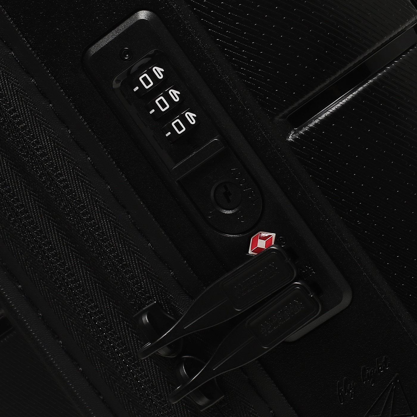 Чемодан на колесах American Tourister Dashpop Disney