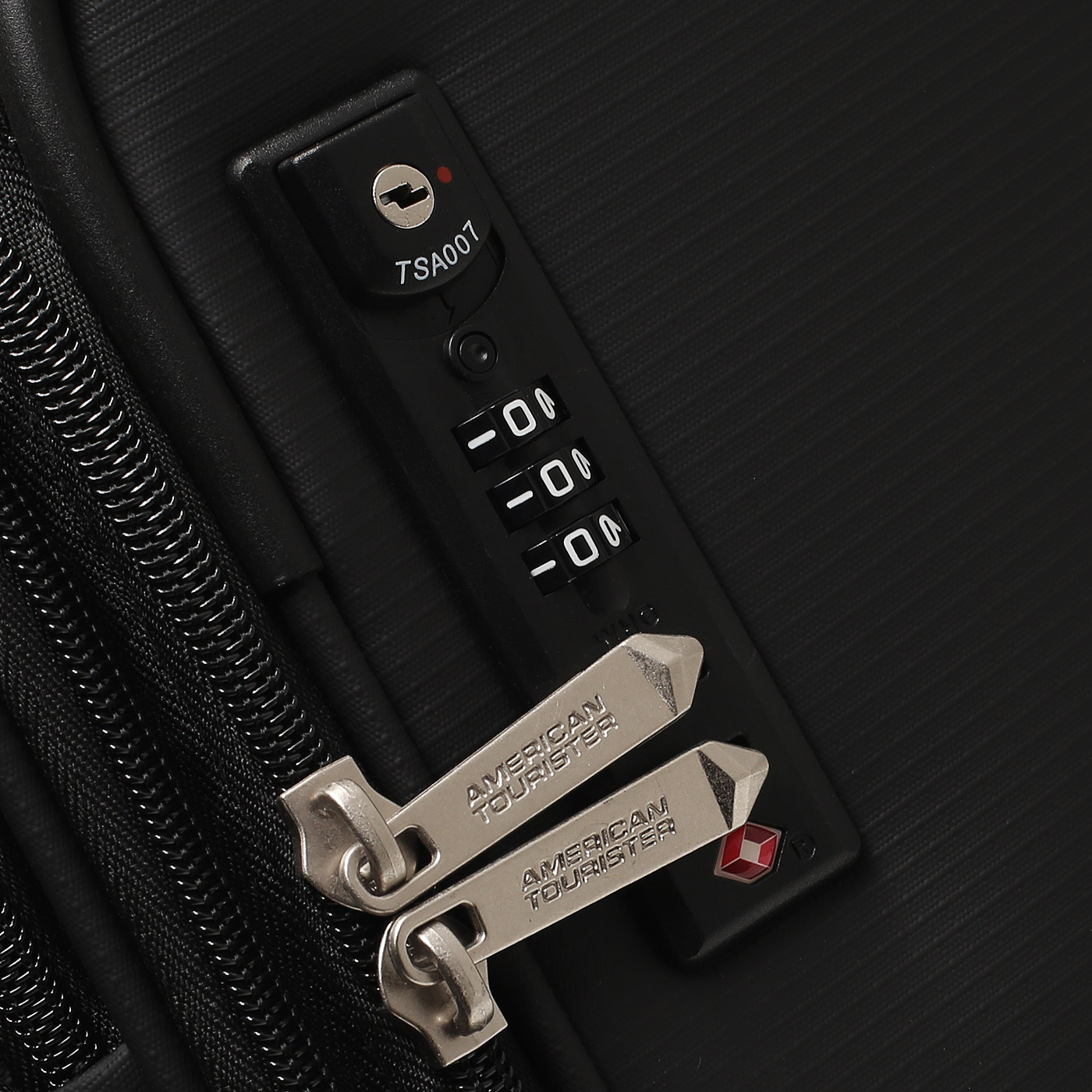 Чемодан на колесах American Tourister Summerride