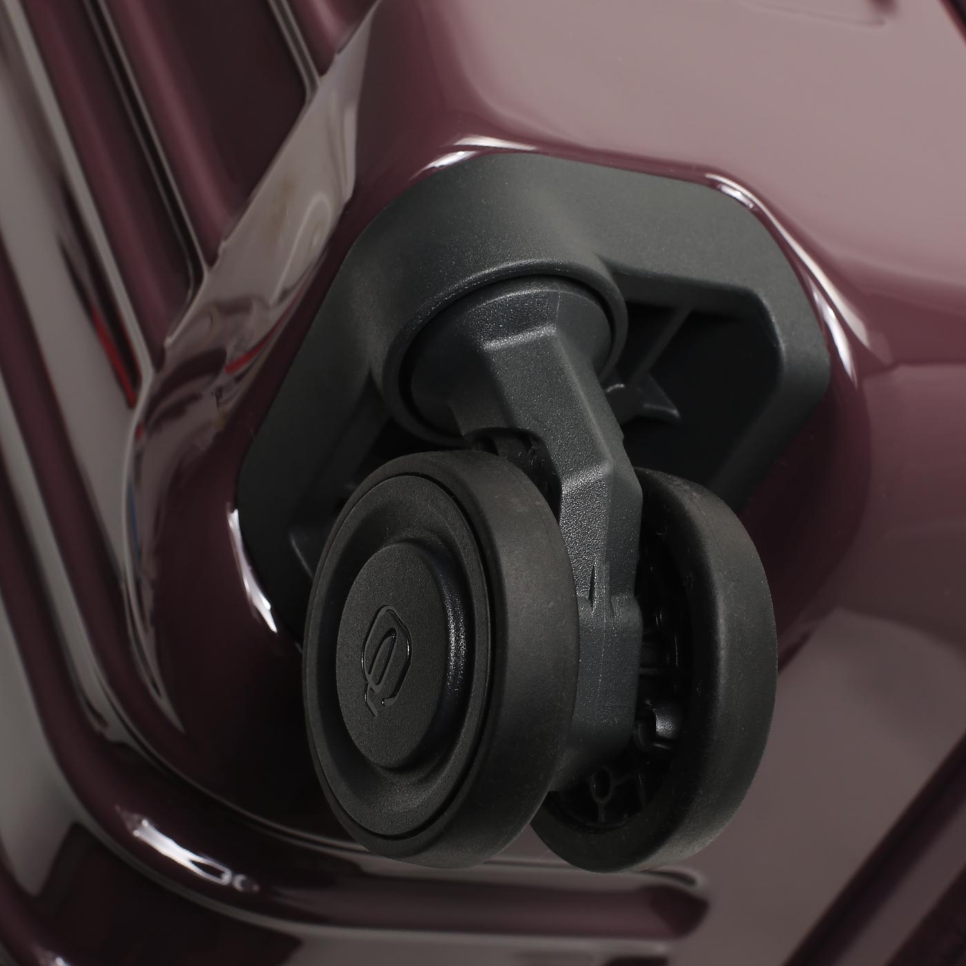 Чемодан на колесах Piquadro PQ Light