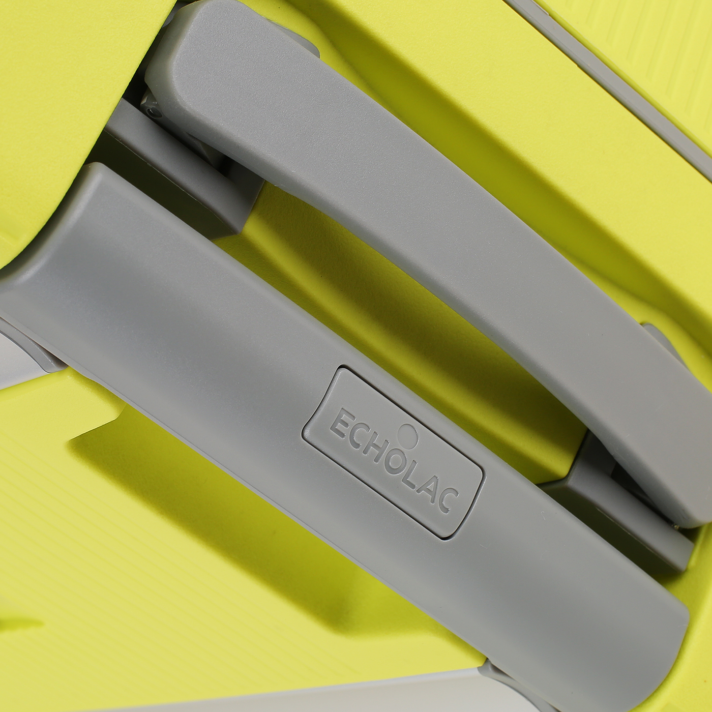 Чемодан на колесах Echolac Fusion