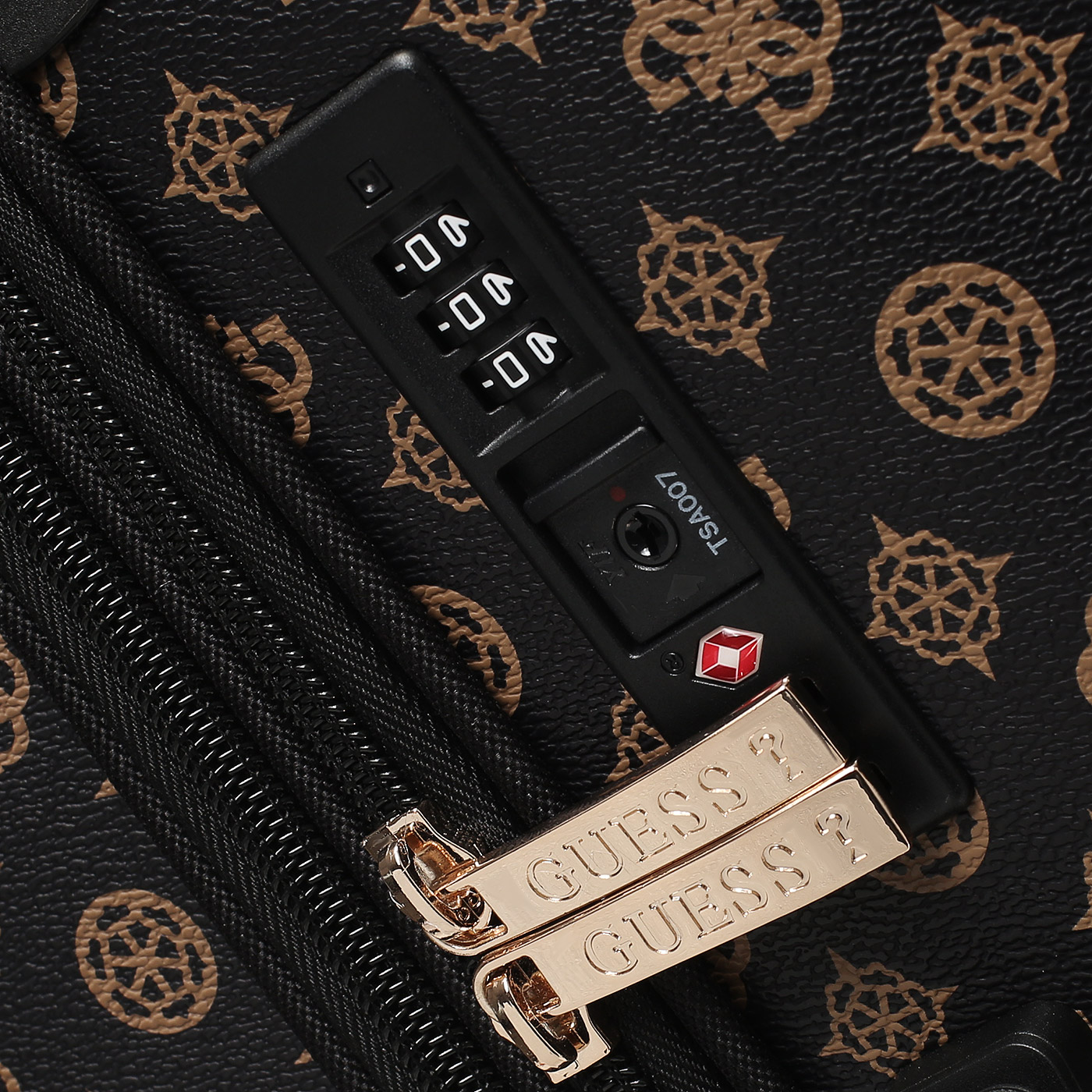 Чемодан тисненый Guess Wilder