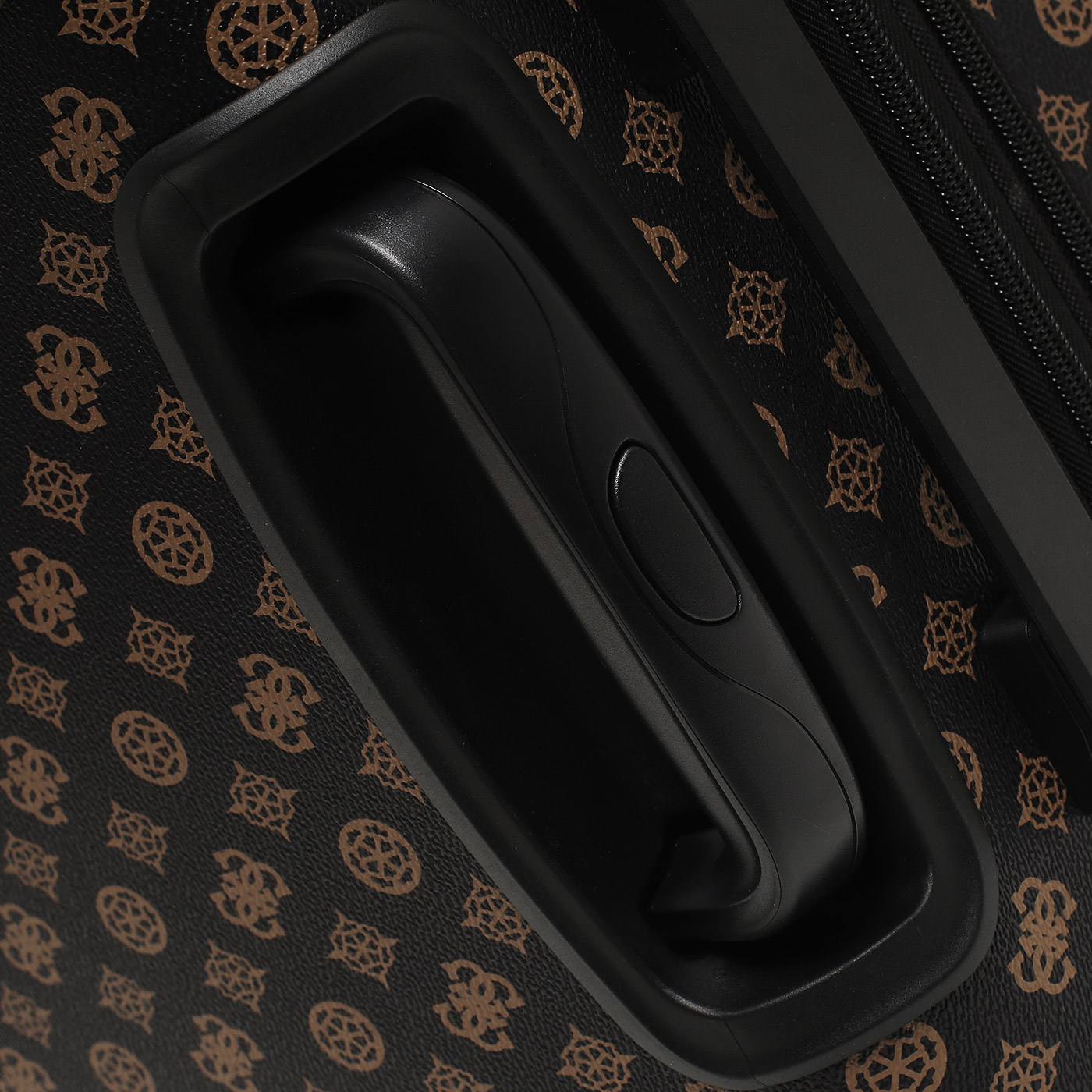 Чемодан тисненый Guess Wilder