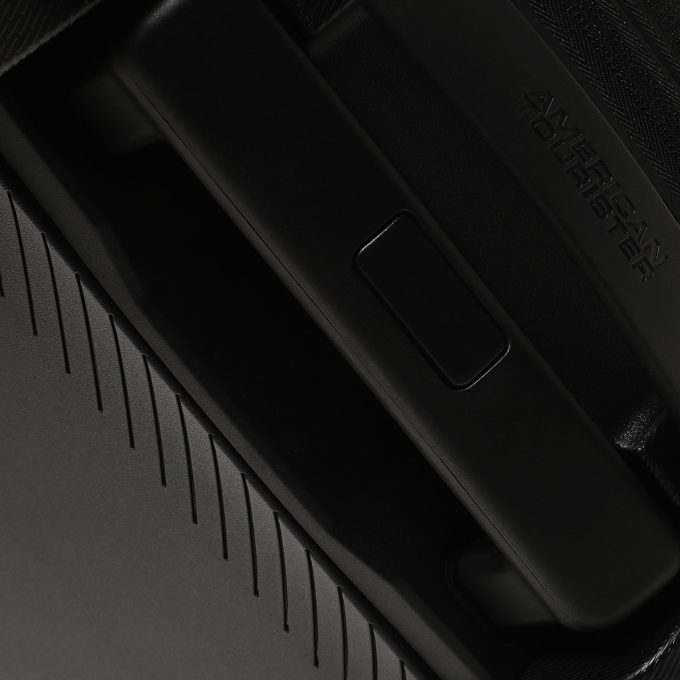 Чемодан на колесах American Tourister Dashpop Disney