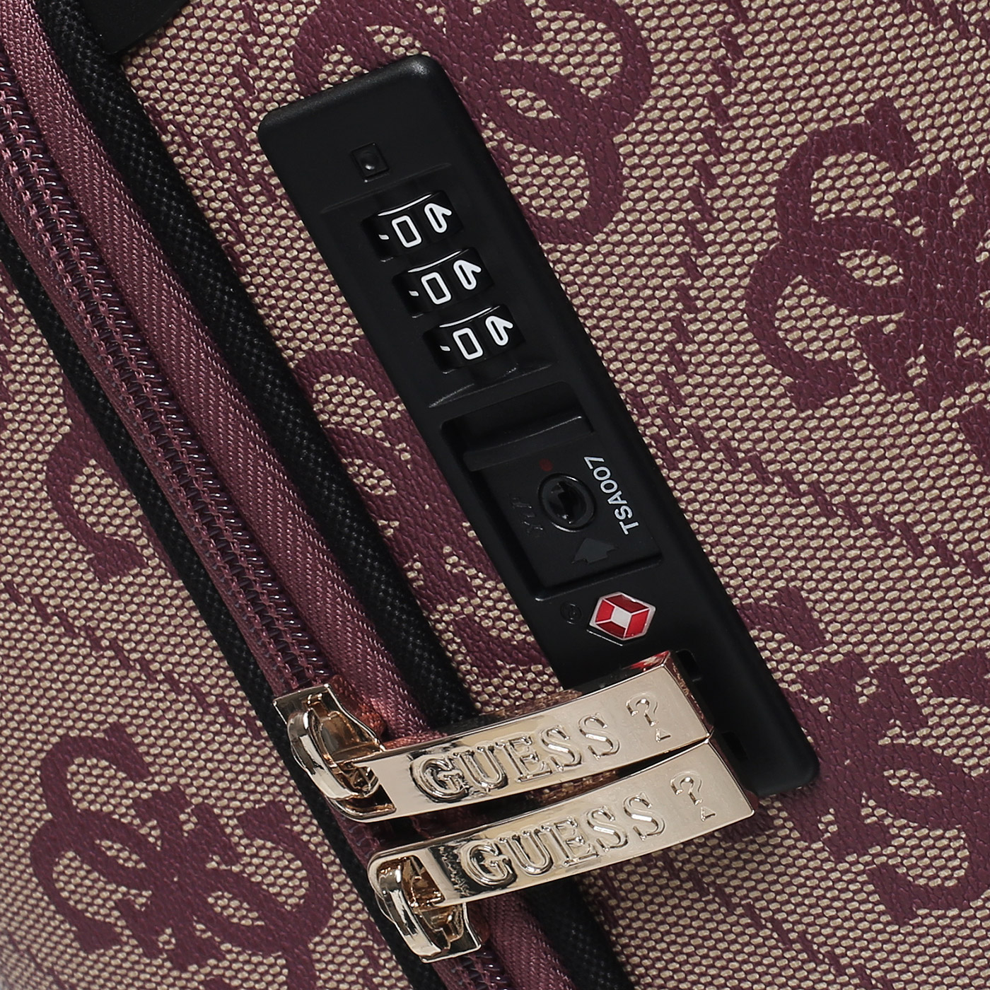 Чемодан на колесах Guess Berta