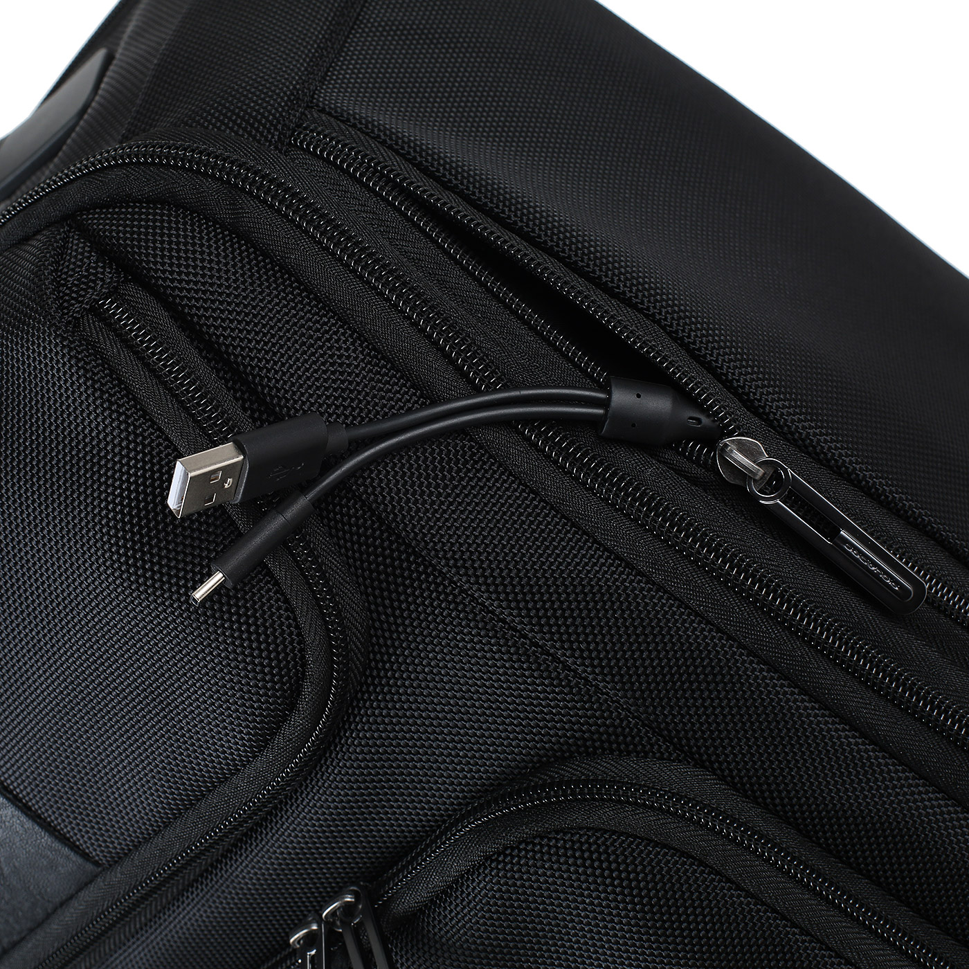 Текстильный чемодан Piquadro Brief